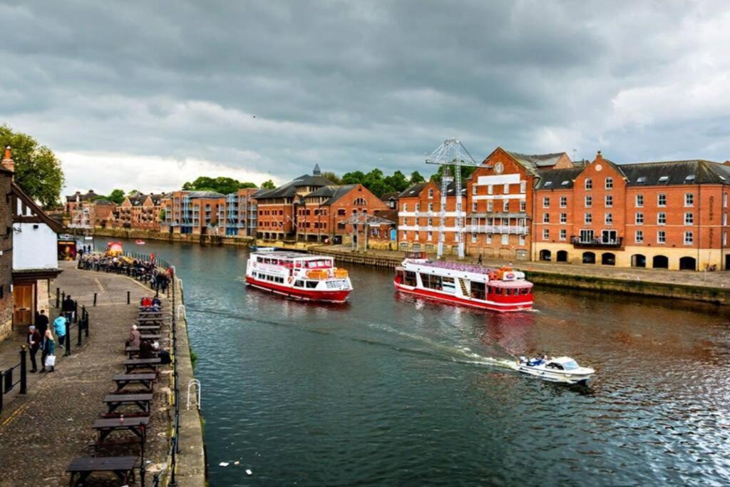 The Riverside At Woodsmill Quay With Parking York Exterior photo